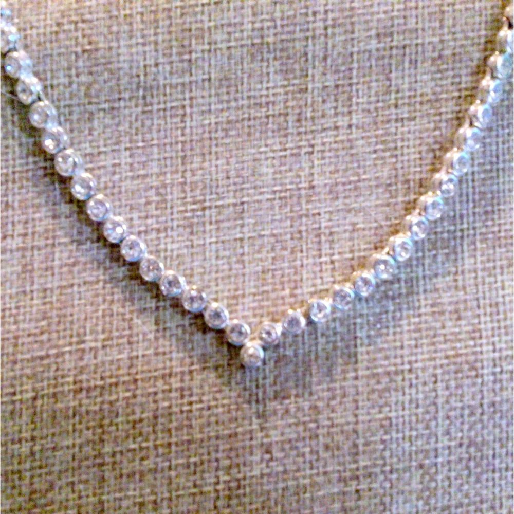 Avon Silver Tone Bezel Set Rhinestone V Neck Statement Necklace *